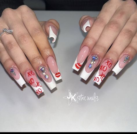 Valentine Day Nails With Initial, Valentines Nails Initials, Kiss Mark Nails, 111 Nails, Valentines Day Nails With Initials, Xoxo Nails, Initial Nails, Nails Xoxo, Valentine Day Nails