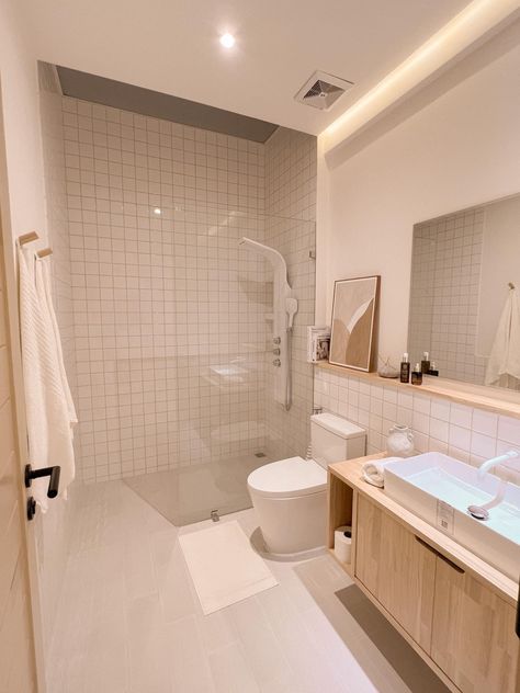 Muji Bathroom, Muji Room, Muji Inspired Home, Muji Bedroom, Muji Home, Toilet Room Decor, Small Toilet Room, House Redesign, Minimal House Design