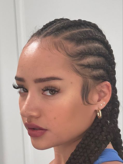 Braids For Mexican Women, Pelo Color Vino, Braid Inspiration, Pretty Braided Hairstyles, Curly Girl Hairstyles, Natural Hair Braids, Hair Stylist Life, American Beauty, Braid Styles