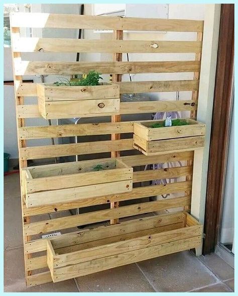 [SponsoredPost] 28 Wooden Pallet Garden Ideas Hacks To Try Out This Fall #woodenpalletgardenideas Pallet Planter Diy, Diy Pallet Decoration, Diy Wood Pallet, Upcycled Furniture Diy, Pallet Planter, Vertical Planter, Pallet Decor, Wooden Pallet Projects, Pallet Garden