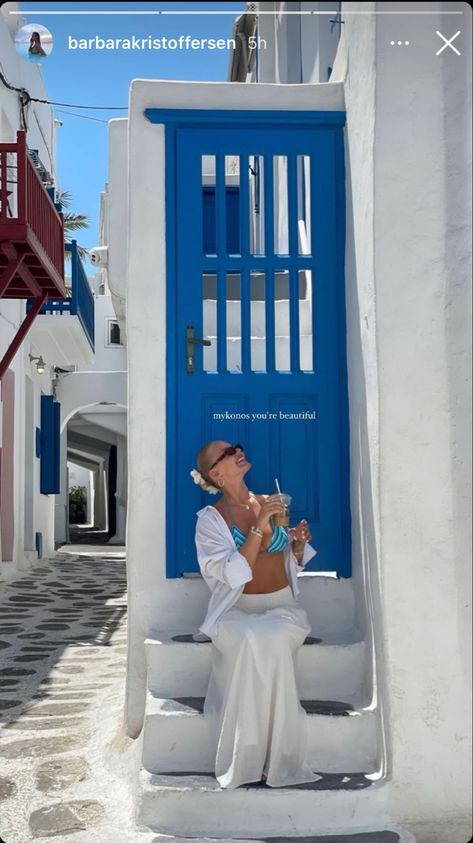 Greece Vacation Outfit, Greece Travel Outfits, Greece Girl, Skiathos Greece, Grecia Santorini, Greece Pictures, Greek Vacation, Greece Outfit, Travel Pose