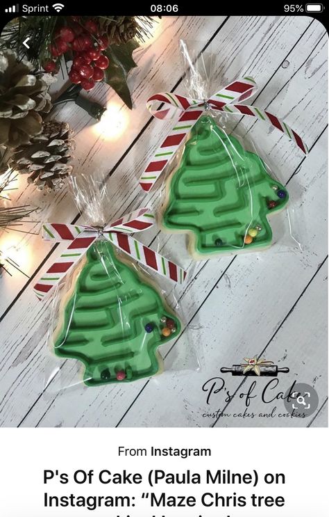 Christmas Biscuits Ideas, Christmas Shaped Cookies, Royal Icing Christmas Tree Cookies, Unique Christmas Cookies Decorated, Teacher Christmas Cookies, Christmas Tree Decorated Cookies, Christmas Tree Cookies Royal Icing, Christmas Tree Sugar Cookies Decorated, Christmas Sugar Cookie Ideas