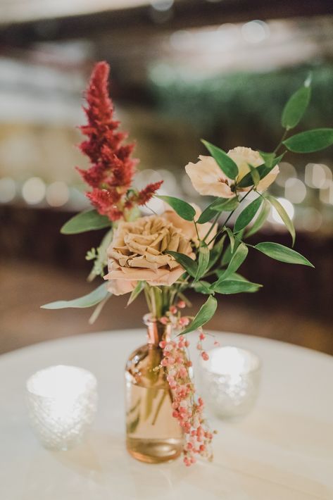 Fall Cocktail Table Decor, Bud Vase Cocktail Table, Autumn Bud Vases, Fall Bud Vase Centerpiece, Waldorf Thanksgiving, Fall Bud Vases, Cocktail Tables Wedding, Bud Vase Arrangements, Cocktail Table Decor