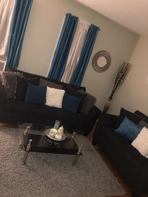 Black Gold And Teal Living Room, Black Blue And Gold Living Room, Black And Navy Blue Living Room, Navy Grey Black White Living Room, Black Teal Living Room, Blue And Black Living Room Ideas, Navy Black And White Living Room, Blue Black And White Living Room, Teal And Black Living Room