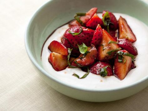 Balsamic Strawberries with Ricotta Cream Balsamic Strawberries, Ricotta Cream, Ellie Krieger, Low Calorie Recipes Dessert, Healthy Summer Desserts, Low Calorie Dessert, Shrimp Tacos, Strawberry Desserts, Cooking Channel