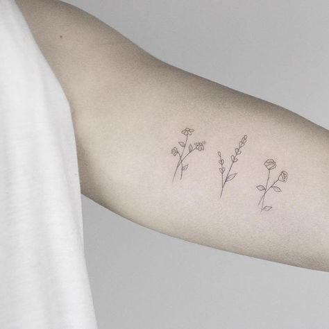 Dainty Nature Tattoos, Mother Nature Tattoos, Finger Tattoo For Women, Floral Tattoos, Tattoo Minimalist, Nature Tattoo, Foot Tattoos For Women, Tattoos For Women Flowers, Birth Flower Tattoos