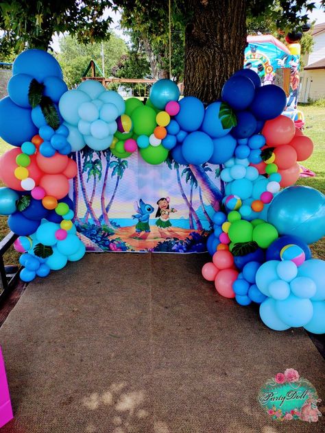 Lilo Stitch Balloon Garland, Lilo And Stitch Birthday Party Backdrop, Lilo And Stitch Birthday Theme, Lilo And Stitch Balloons, Lilo And Stitch Birthday Ideas, Lilo And Stitch 1st Birthday Party, Lilo And Stitch Balloon Garland, Lilo And Stitch Balloon Arch, Stitch Hawaiian Party