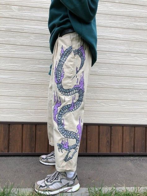 Hand Painted Pants, Painted Pants, Hand Painted Clothing, Denim Art, Pants Pocket, Diy Clothes Design, Custom Jeans, Painted Jeans, Painted Denim