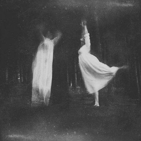 Southern Gothic, Season Of The Witch, Arte Inspo, Witch Aesthetic, Dark Photography, Horror Art, Dark Art, Dark Aesthetic, Old Photos