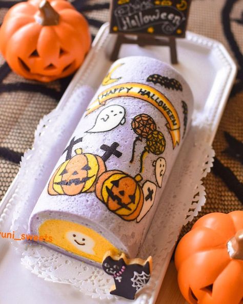 — yuni_sweets on Instagram Deco Roll Cake, Ghost Milk, Decorated Cake Roll, Swiss Roll Cakes, Milk Jelly, Swiss Roll Cake, Pumpkin Mousse, Cake Roll Recipes, Patterned Cake