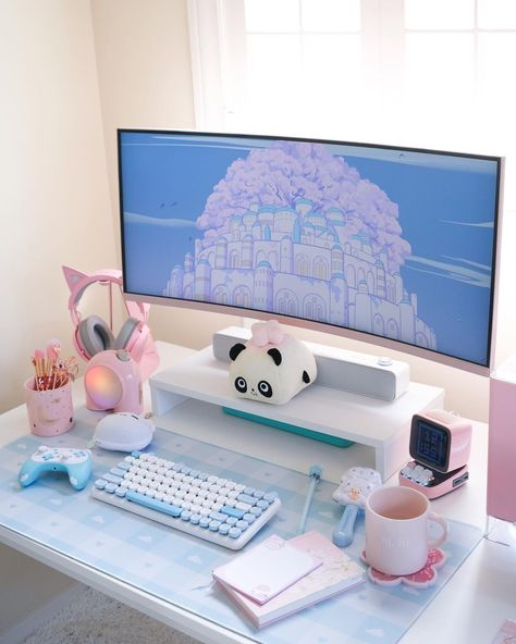 Pink Gaming Setup, Pink Pc, Gaming Area, Pink Games, Pastel Home Decor, Pc Setups, Gaming Setups, Pastel House, Dekorasi Kamar Tidur