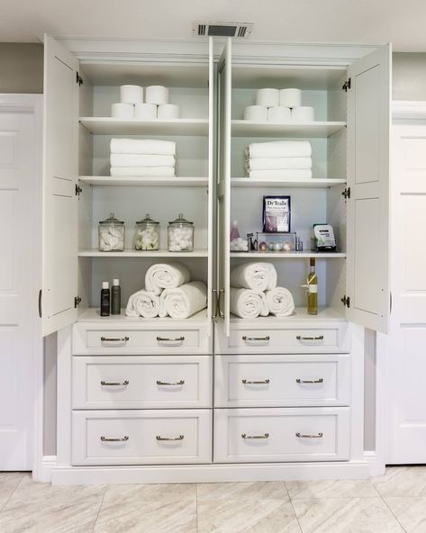 Bathroom Wardrobe Design, Closet In Bathroom, Linen Closet Design, Bathroom Built Ins, Master Bath Layout, Bathroom Linen Closet, Instagram Bathroom, Master Bath Shower, Fire House