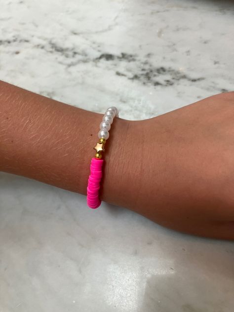 Clay Bead Ideas, Pink Clay Bead Bracelet, Clay Bead Bracelet Ideas, Hot Pink Bracelets, Pink Bracelets, Clay Bead Bracelet, Preppy Stuff, Clay Bracelet, Beads Bracelet Design