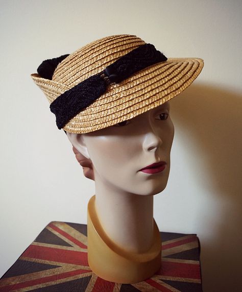 Derby Fascinator, Midi Skater Dress, Types Of Hats, Retro Fashion Women, Crochet Hat Free, Op Shop, Chi Chi London, Straw Sun Hat, Crochet Hats Free Pattern