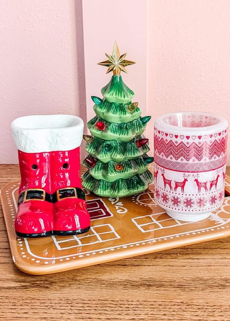 Holiday minis! 🎅🏻❤️🎄🤍🦌💚 🎅🏼Down the Chimney - This jolly pair of boots is the perfect way to welcome the joys of the season! 🎄Merry Little Christmas - Deck the halls (or any part of the house) with this merry mini tree! 🦌Nordic Winter - Inspired by Nordic knitting patterns, this cozy Mini Warmer is perfect for sweater weather. Scentsy Christmas, Nordic Knitting, Nordic Winter, Apple Tea, Holiday Fragrance, Santa Boots, Classic Christmas Tree, Scentsy Wax Bars, Scentsy Party