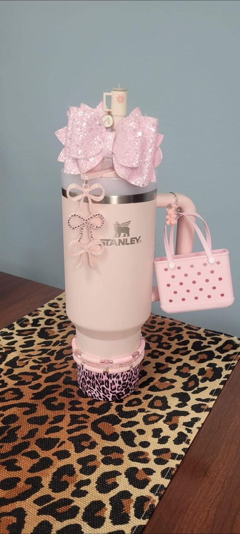 Pretty Stanley Cups, Pink Stanley Cup Accessories, Stanley Cup Aesthetic Decorated, Stanley Cup Accessories Diy, Decorated Stanley Cup, Stanley Decorated, Stanley Cup Aesthetic Accessories, Stanley Decorations, Decorated Stanley