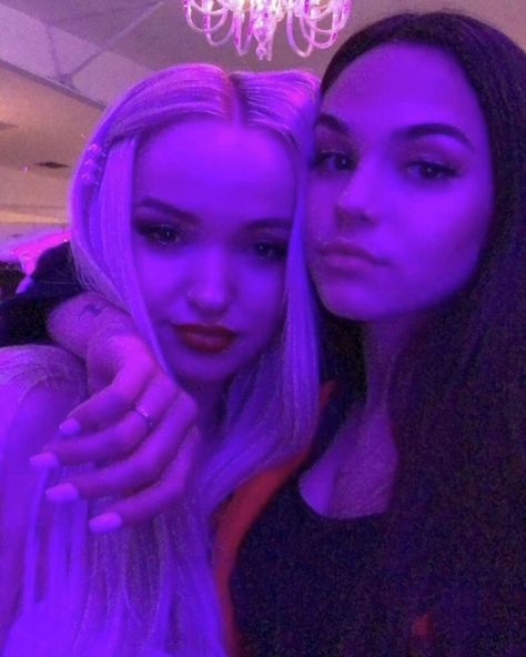 Dove Cameron & Maggie Lindemann Liv And Maddie, Maggie Lindemann, Black Hair Kpop, Aesthetic Women, Hair Dye Colors, Dove Cameron, Basel, Girl Icons, Pretty People