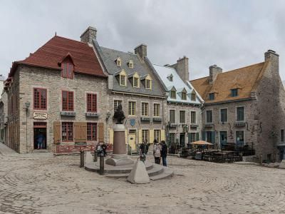 Place Royale Chateau Frontenac, Canada Montreal, Canadian Culture, Quebec City Canada, Old Quebec, Small Town Life, Old Montreal, Canada Road Trip, Visit Canada