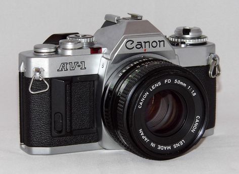 Cannon Film Camera, Vintage Canon Camera, Canon Film Camera, Photographer Aesthetic, Vintage Film Camera, Childhood Dream, Classic Camera, Film Photos, Canon Camera