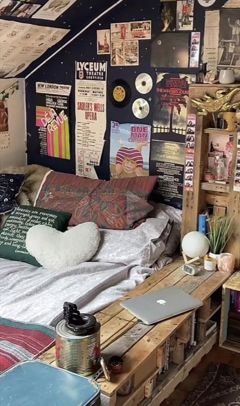 Full Room Ideas Aesthetic Cozy, Cluttered Bedroom Aesthetic, Vintage Room Inspo, Hipster Room, Home Inspo Living Room, Home Inspo Cozy, Chill Room, Retro Room, Grunge Room