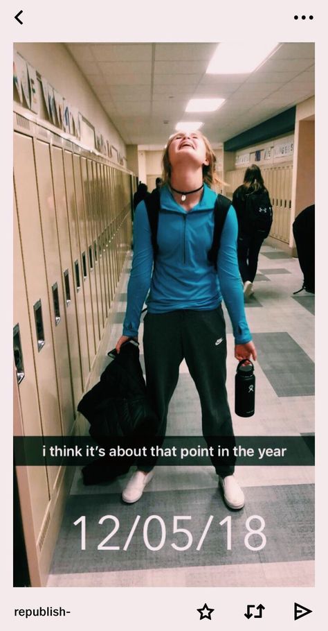 Funny Snapchat, Snapchat Ideas, School Sucks, High School Life, High Schools, Snapchat Funny, Friend Goals, Funny Relationship, Friends Funny