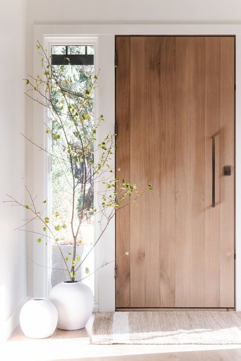 Scandi Front Door, Modern Home Interior Doors, Modern Front Door Wood, Front Door Privacy Glass Ideas, Wood Door With White Trim, House Doors Front Entrance, Front Door White House, Door House Entrance, Barn Front Door