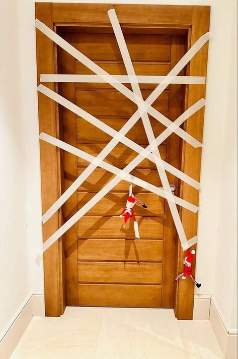 Elf On The Shelf Door, Elf On The Shelf Pet Ideas, Elf Ideas Easy, Jul Diy, Elf Door, Awesome Elf On The Shelf Ideas, Elf Activities, Xmas Elf, Elf Antics