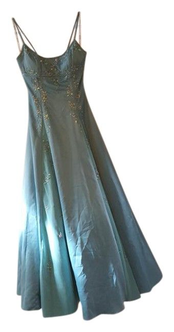 Beaded Prom Dresses, Beaded Formal Dress, Long Formal Dress, Prom Long, Zero Tolerance, Prom Dress Inspiration, Prom Formal, Pretty Prom Dresses, Fairytale Dress