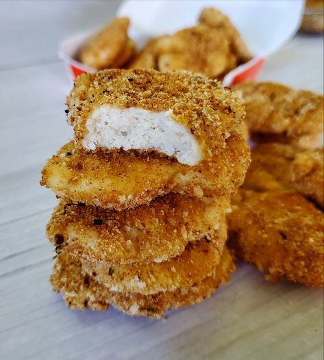 Healthy Chicken Nuggets, Fast-Food Style - Lite Cravings Ground Chicken Nuggets Recipe, Lite Cravings, Chicken Fingers Baked, Healthy Chicken Nuggets, Mcdonalds Chicken, Baked Chicken Nuggets, Homemade Chicken Nuggets, Chicken Nugget Recipes, Ww Desserts