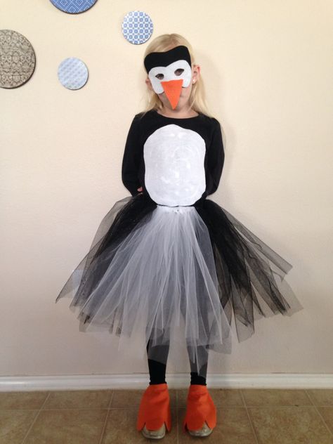 Homemade penguin costume. Diy Penguin Costume, Diy Penguin, Penguin Day, Penguin Costume, Penguin Party, Bird Costume, Diy Costumes Kids, Christmas Play, Animal Costumes