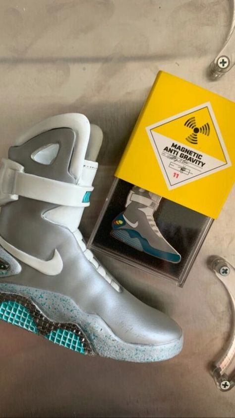 Air Mags Nike, Nike Air Mags, Air Mags, Jordan Wallpaper, Flight Club, Cool Anime Wallpapers, Anime Wallpapers, Puma Fierce Sneaker, Sneakers Men Fashion