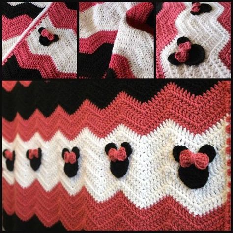 2014 in Crochet: Featured Crochet Instagrammers | Crochet Minnie Mouse, Soccer Blanket, Mickey Mouse Blanket, Disney Blanket, Disney Quilt, Crochet Disney, Crochet Blanket Afghan, Manta Crochet