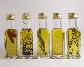 Oil Wedding Favors, Olive Oil Wedding Favors, Greek Wedding Favors, Garden Theme Party, Bridal Shower Party Ideas, Greek Olive Oil, Flavored Olive Oil, Olive Wedding, Italian Party