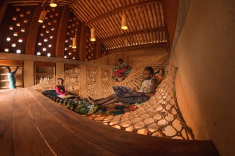 Kids Architecture, Rammed Earth Wall, Modern Office Interiors, Childrens Library, Kids Library, Modern Library, Rammed Earth, African Children, Space Architecture