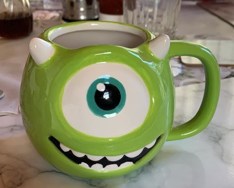 Cartoon Ceramics, Weird Mugs Aesthetic, Disney Ceramic Mugs, Monster Mugs, Dinsey Mug, Pretty Mugs, Ceramic Artwork, Cute Mugs, Mug Cup