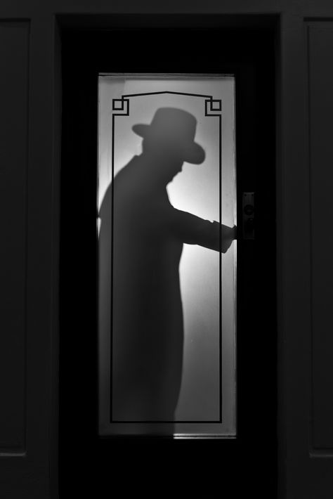 My attempt at film noir Noir Horror, 1940s Film Noir, 40s Detective Aesthetic, Silent Movie Aesthetic, Film Noir Fashion, Detective Noir Aesthetic, Film Noir Aesthetic, Noir Aesthetic, Film Noir Photography