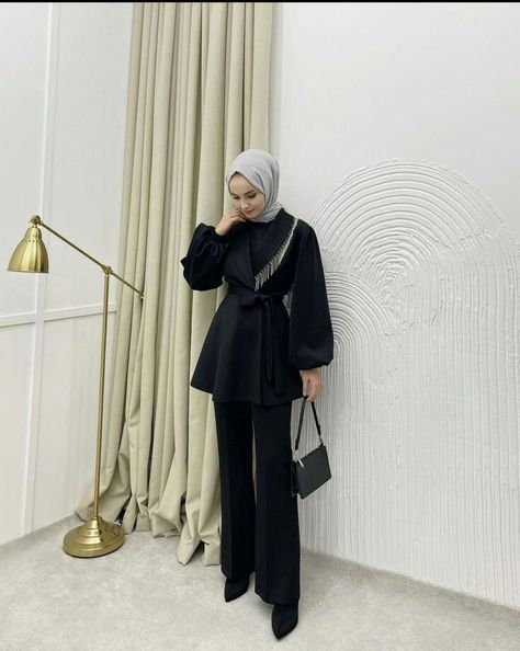 Hijabi Business Outfit, Soiree Outfit, Modest Casual Outfits, Hijabi Outfit, Modern Hijab Fashion, Muslim Outfits Casual, Muslim Fashion Hijab Outfits, Fashion Top Outfits, Hijabi Style