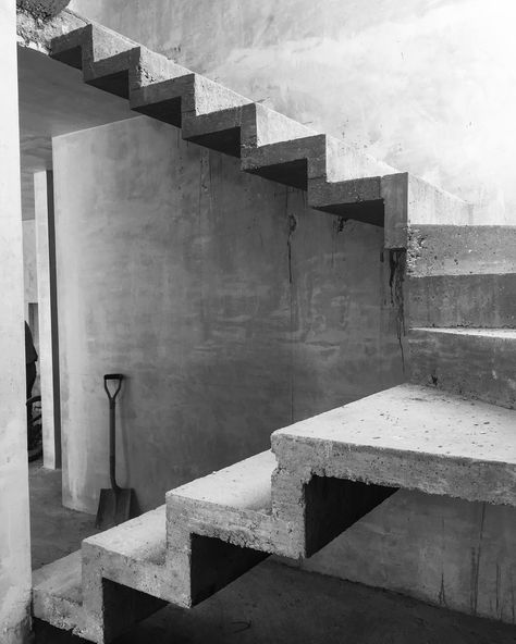 Brutalist Staircase, Innovative Stairs, Stair Design, Staircase Design, Brutalism, Stairs Design, Staircases, House Plan, House Plans