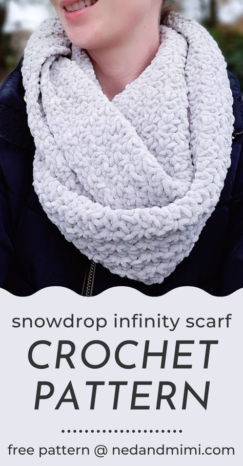 This snuggly crochet infinity scarf will keep all the chills out! With a simple stitch pattern and cozy chenille or velvet yarn, this free crochet pattern is a quick make and perfect for beginners. Crochet Infinity Scarf Free Pattern, Bulky Yarn Patterns, Bulky Yarn Crochet, Chunky Crochet Scarf, Crochet Infinity Scarf Pattern, Infinity Scarf Pattern, Crochet Scarf Pattern Free, Crochet Cowl Pattern, Crochet Shawl Pattern Free