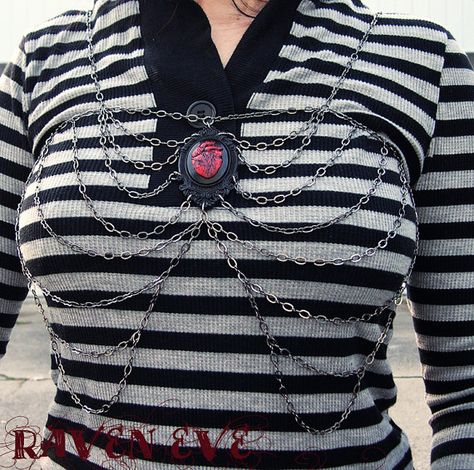 Skeleton Ribs, Body Chain Harness, Chain Harness, Random Crafts, Diy Fashion Clothing, Head Chain, Anatomical Heart, Heart Chain, Diy Sewing Clothes