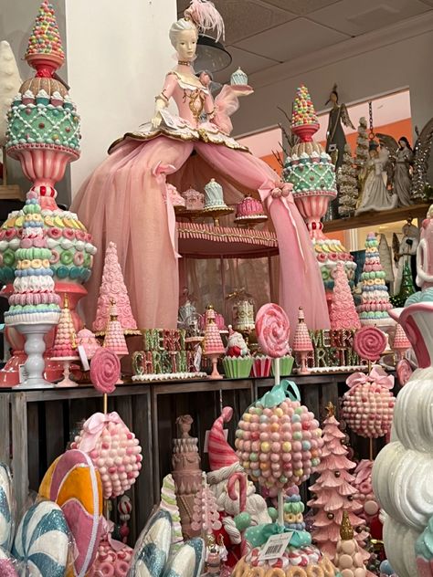 A Nutcracker Christmas, The Nutcracker Christmas Decor, Bakery Christmas Decor, Nutcracker Decorations Ideas, Nutcracker Themed Christmas Decor, Candyland Aesthetic, The Nutcracker Aesthetic, Nutcracker Themed Christmas, Nutcracker Aesthetic