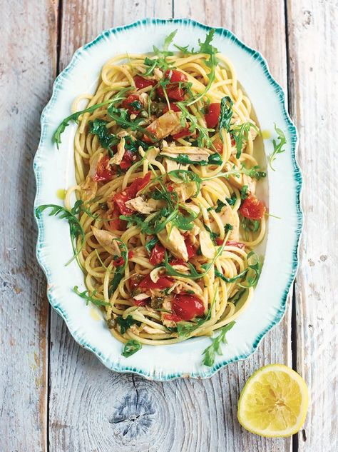 Gennaro's simple tuna bucatini Tinned Tuna Recipes, Bucatini Recipes, Summer Pasta Recipes, Bucatini Pasta, Tuna Pasta, Jamie Oliver Recipes, Lemon Pasta, Tuna Recipes, Pasta Shapes