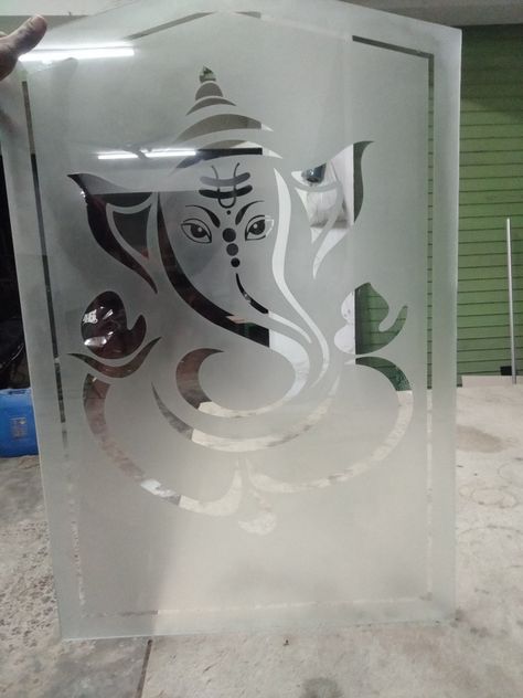 Ganesh design glass art Vinayagar Glass Design, Mandir Glass Etching Design, Ganesh On Glass Door, Ganesh Glass Design, Mandir Glass Design, Frosted Glass Design Pattern Home, Frosted Glass Design For Mandir, Mirror Etching Designs, Arabic Mirror