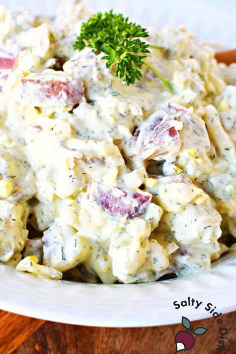 Dill Potato Salad, classic and creamy potato salad recipe loaded with flavorful dill and red potatoes, is a perfect summer potluck recipe! Dill Potato Salad, Dill Potato, Ranch Potato Salad, Dill Potatoes, Creamy Potato Salad, Texas Ranch, Cole Slaw, Potluck Recipes, Potatoe Salad Recipe