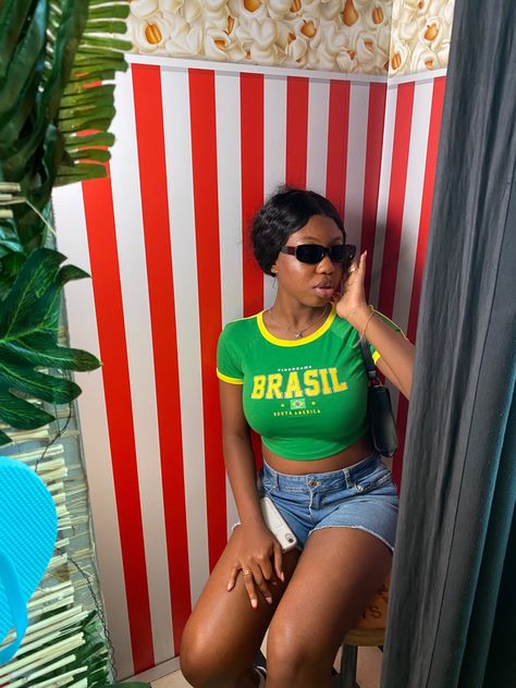 Brazil Crop Top Outfit, Brazil Shirt Outfit, Brazil Crop Top, Ayra Star, Crop Tops Green, Brazil Top, Brazil Shirt, Cute Vacation Outfits, Green Crop Top