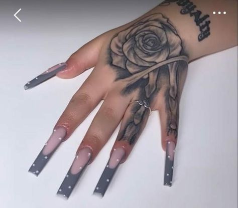 Finger Cover Up Tattoos For Women, Simple Hand Tattoos For Women, Full Hand Tattoos For Women Unique, Chicana Tattoos For Women, Chicana Tattoos, Hand Tattoo Cover Up, Chicana Art, Simple Hand Tattoos, Cover Up Tattoos For Women