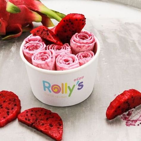 Rolled Ice Cream Aesthetic, Roll Up Ice Cream, Ice Roll, Ice Cream Rolls, Frozen Rolls, Ice Cream Menu, Cream Roll, Ice Cream Business, Trendy Food