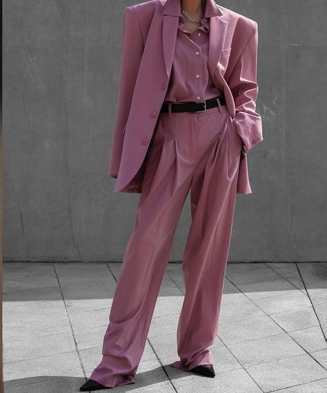 The Frankie Shop on Instagram: “Celebrating in style @f_r_o_m_ in our pink Gelso #suit #frankiegirl #thefrankieshop” Pink Suits Women, Denim Suit, The Frankie Shop, Inspiration Aesthetic, Frankie Shop, Pink Suit, Paris Woman, Pleated Trousers, Aesthetic Pink