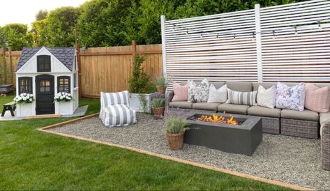 Pea Gravel Container Garden, Pea Gravel Sitting Area, Backyard Pea Gravel Ideas, Pea Gravel Edging Ideas, Pea Gravel Landscaping, Pea Gravel Patio Ideas, Diy Pea Gravel Patio, Gravel Patio Diy, Gravel Patio Ideas