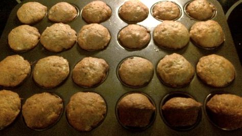 Banana Miracle Whip Muffins Miracle Whip Recipes, Banana Bread Muffins Easy, Quick Dessert Recipes, Banana Bread Muffins, Banana Chocolate Chip Muffins, Miracle Whip, Baking With Kids, Quick Desserts, Banana Muffins